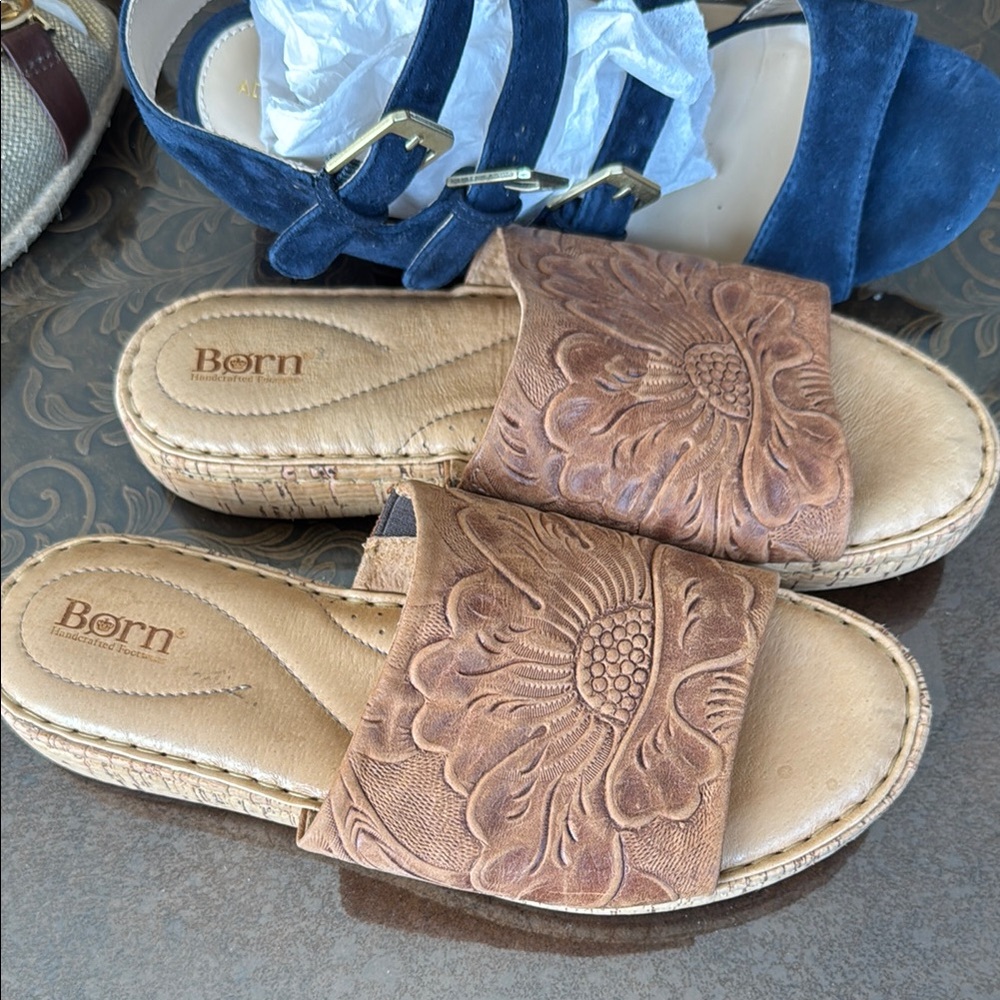Born Women's Tan Sandals like brand new